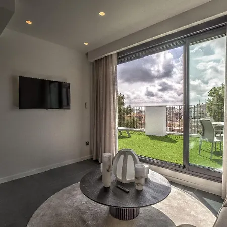 Tq 10 Boutique Aparthotel 3*