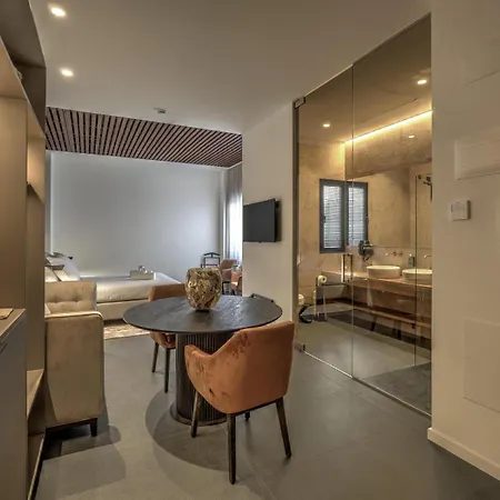 Tq 10 Boutique Aparthotel 3*